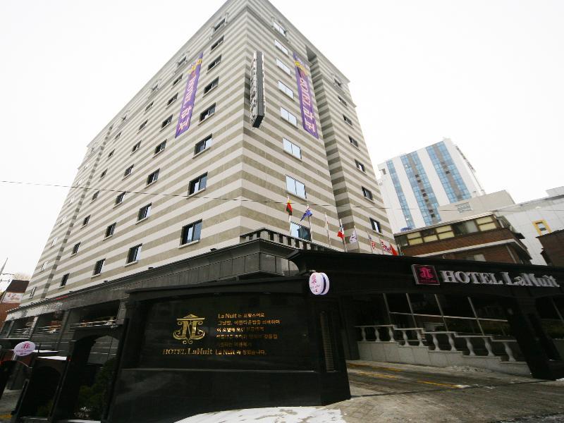 La Nuit Hotel